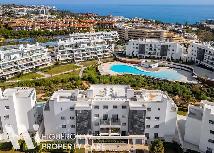 Higueron West Collection - The Blue Horizon By Hwpc * פואנגירולה