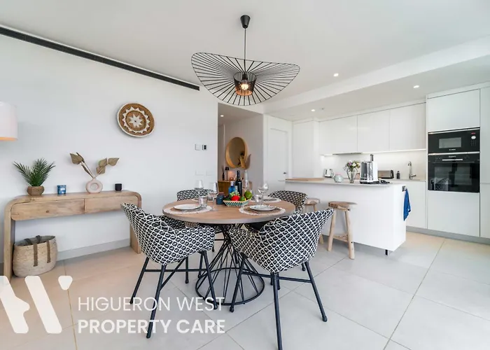 Higueron West Collection - The Blue Horizon By Hwpc * פואנגירולה