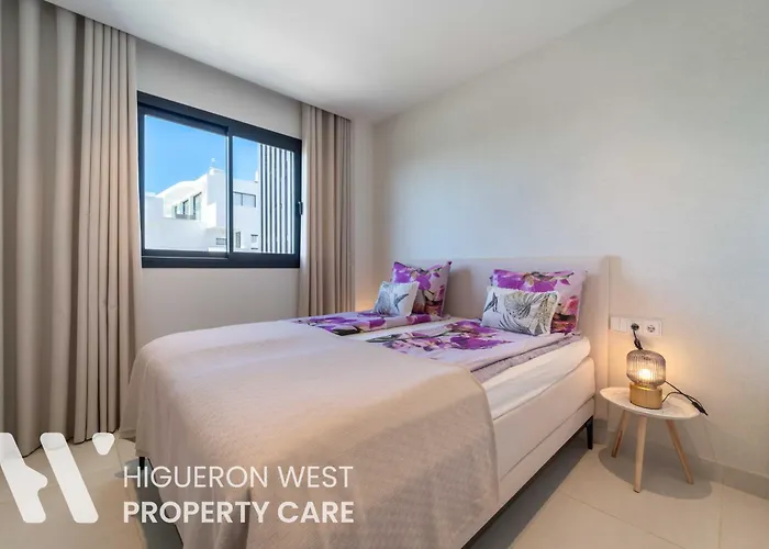 Higueron West Collection - The Blue Horizon By Hwpc * פואנגירולה