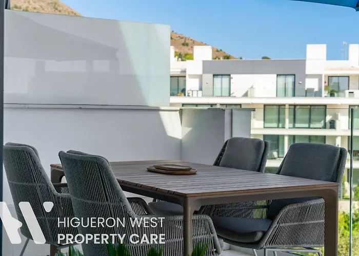 Higueron West Collection - The Blue Horizon By Hwpc * פואנגירולה